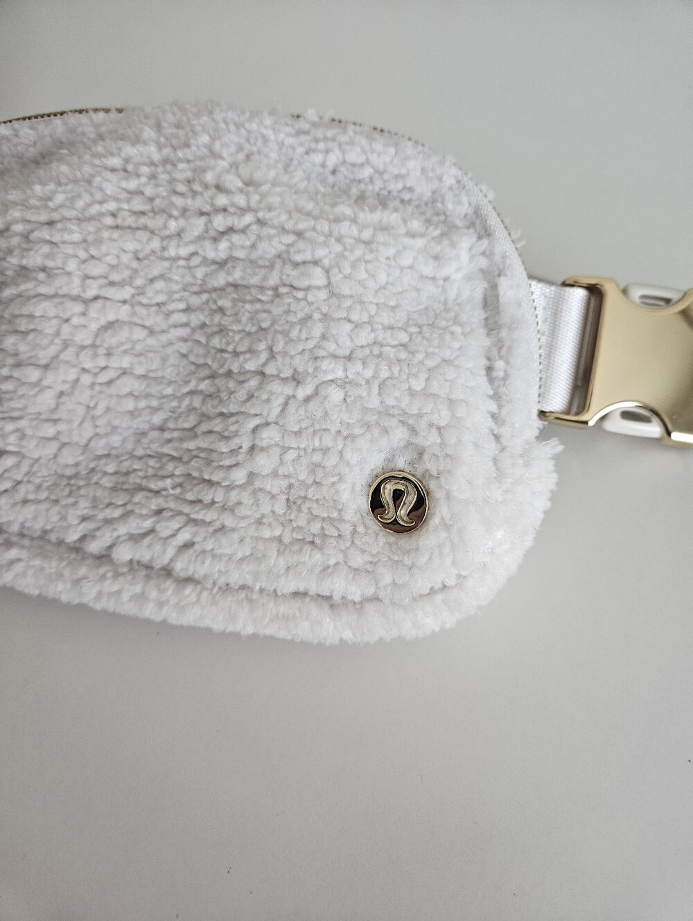 Lululemon | Everywhere Fleece Belt Bag 1L White Opal Gold Unisex Crossbody - Picture 3 of 6